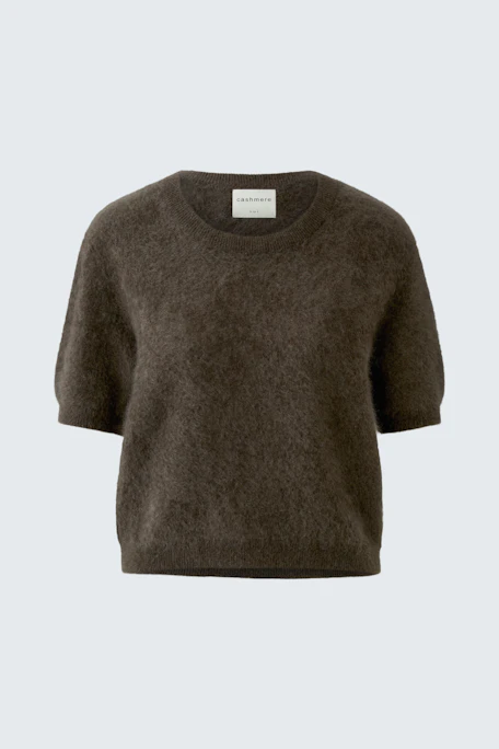 Kuscheliger Damen-Pullover: Brauner Strickpullover mit kurzen Ärmeln, ideal für gemütliche Tage.