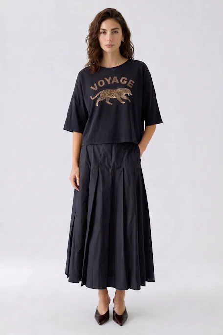 Casual A-line skirt: Black, flowy design perfect for versatile styling.