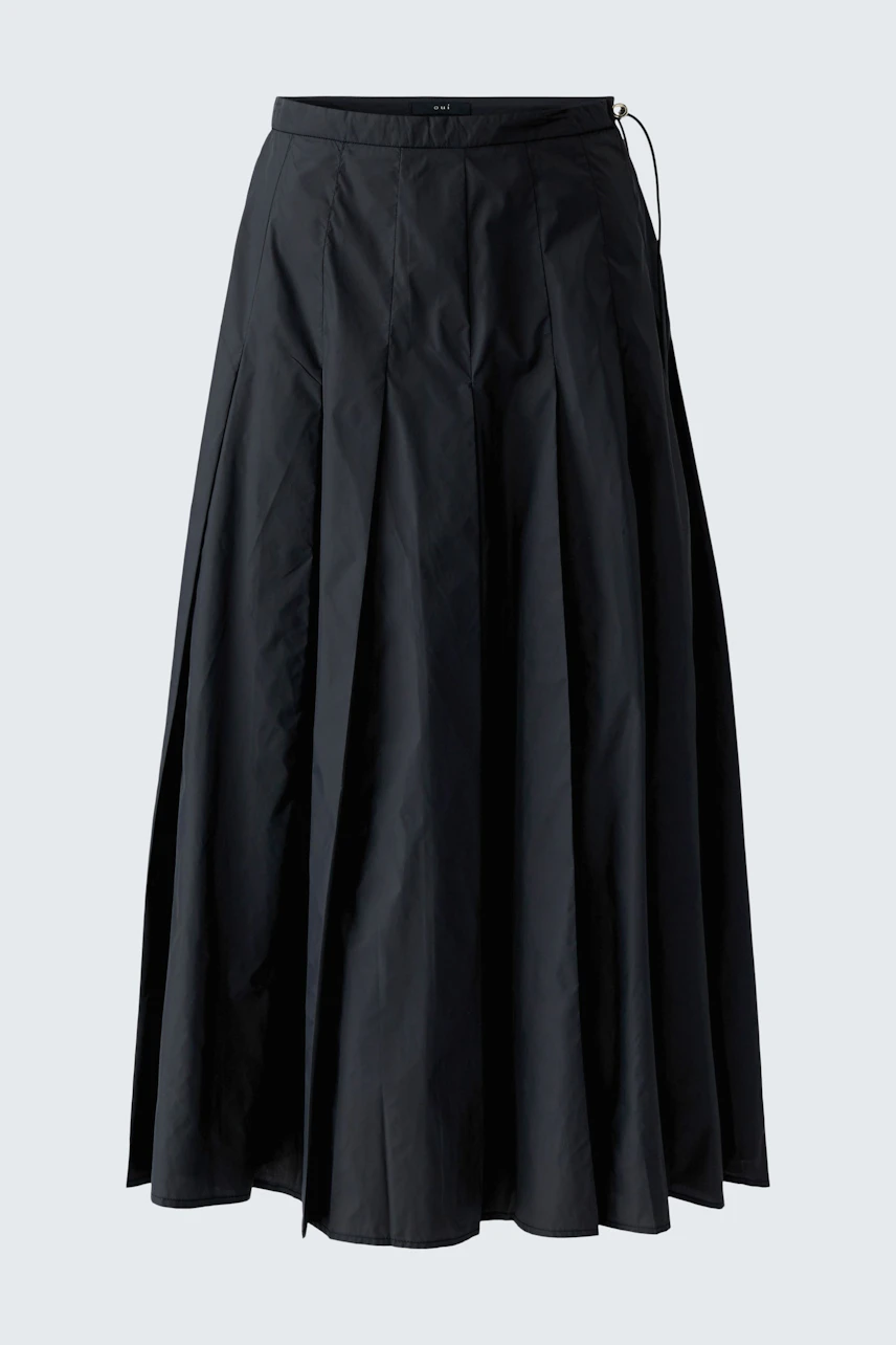 Casual A-line skirt: Black, flowy design perfect for versatile styling.