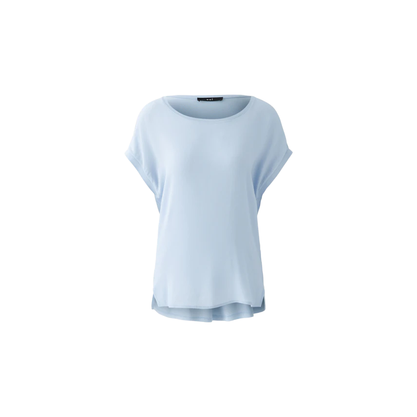 Leichtes Damen-Shirt: Hellblaues, lässiges Oberteil mit weitem Schnitt und kurzen Ärmeln.