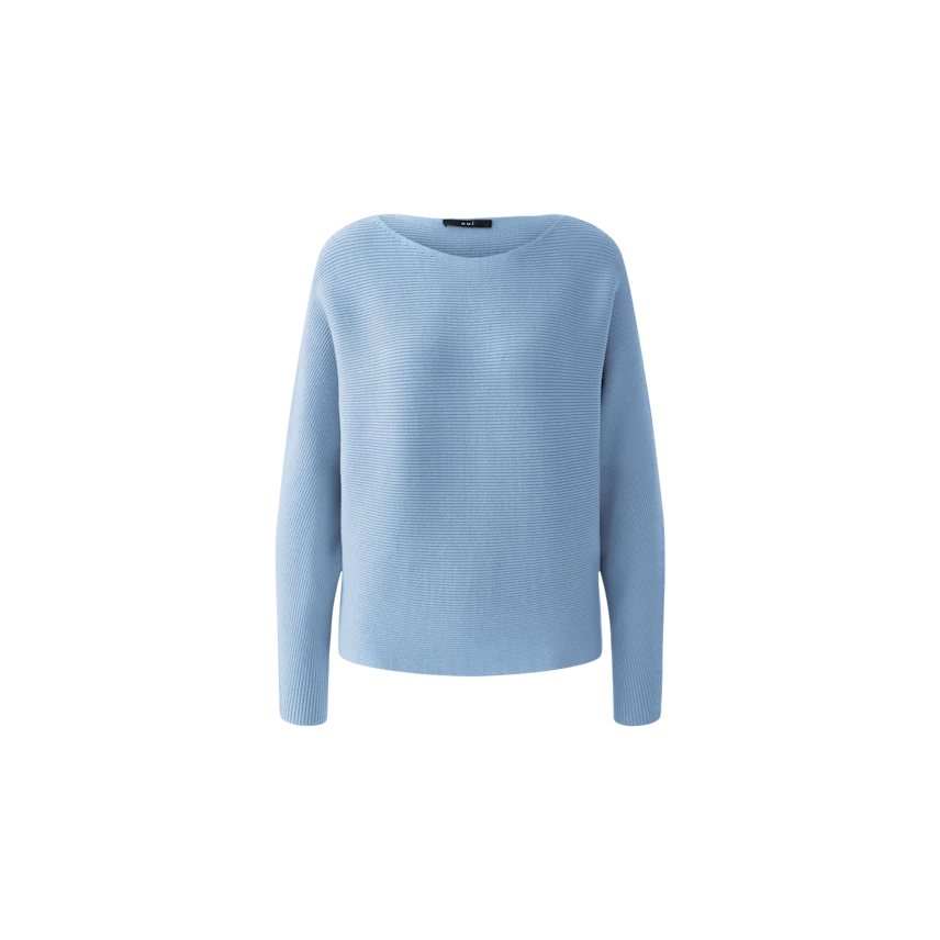 Eleganter Damen-Pullover in sanftem Blau mit lässigem Schnitt und feiner Struktur.