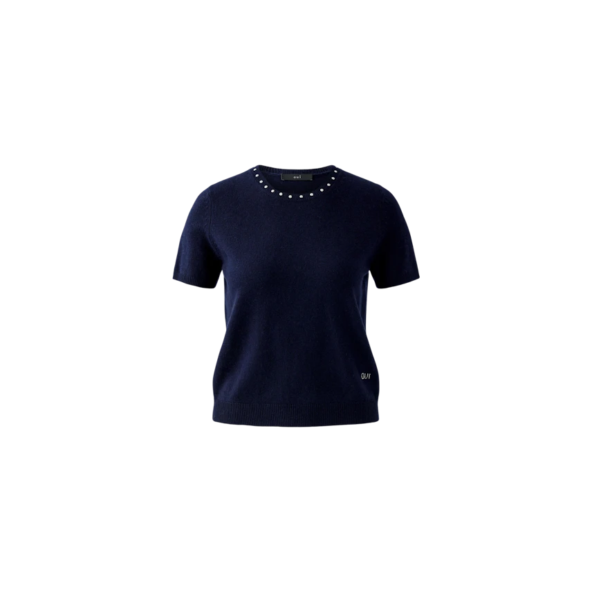 Casual women's pullover: Short-sleeved navy pullover with decorative details, perfect for everyday wear.