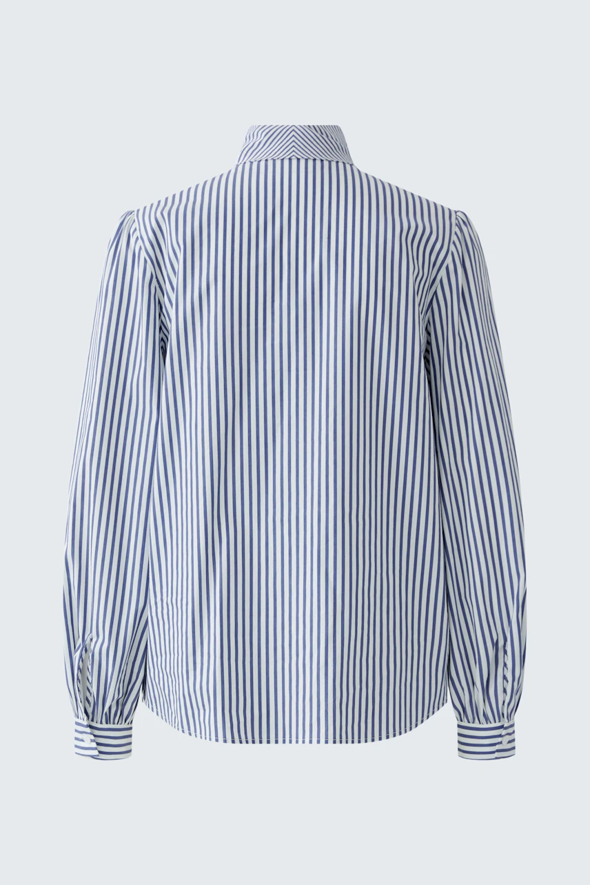 Gestreifte Schluppenbluse: Rückansicht der Bluse mit langen Ärmeln und klassischem Kragen.