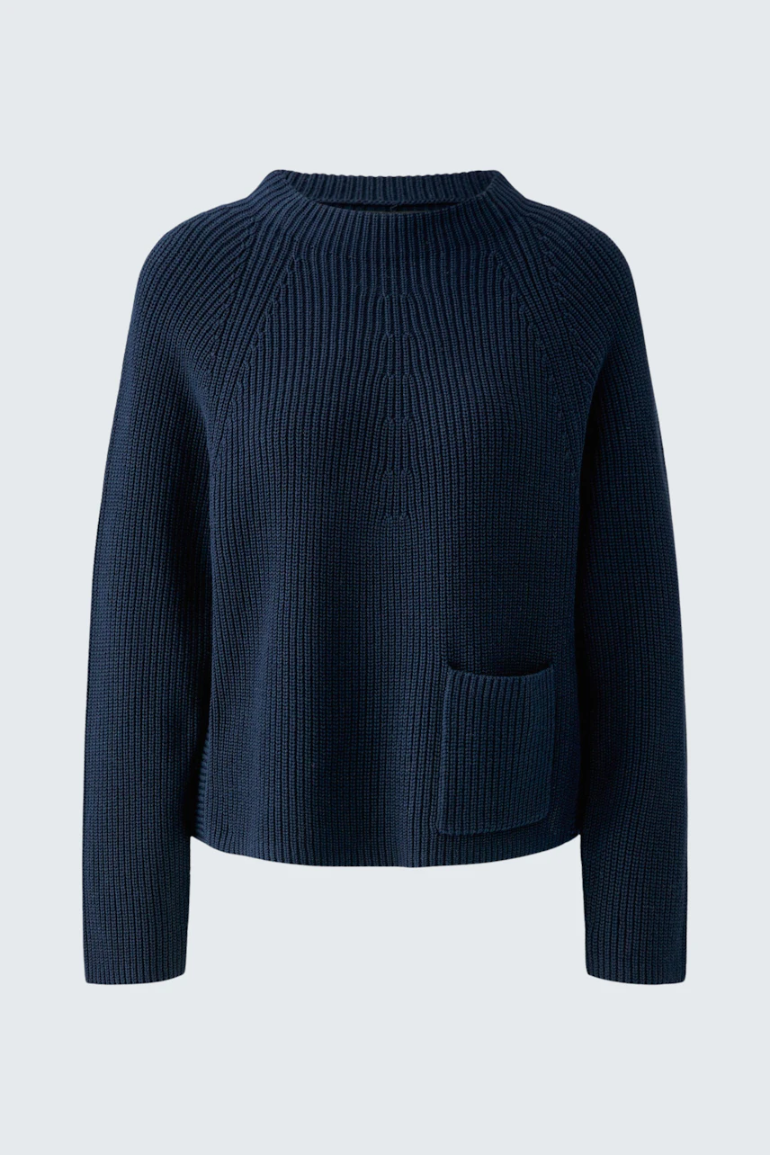 Casual women's pullover in navy with a relaxed fit and a front pocket.