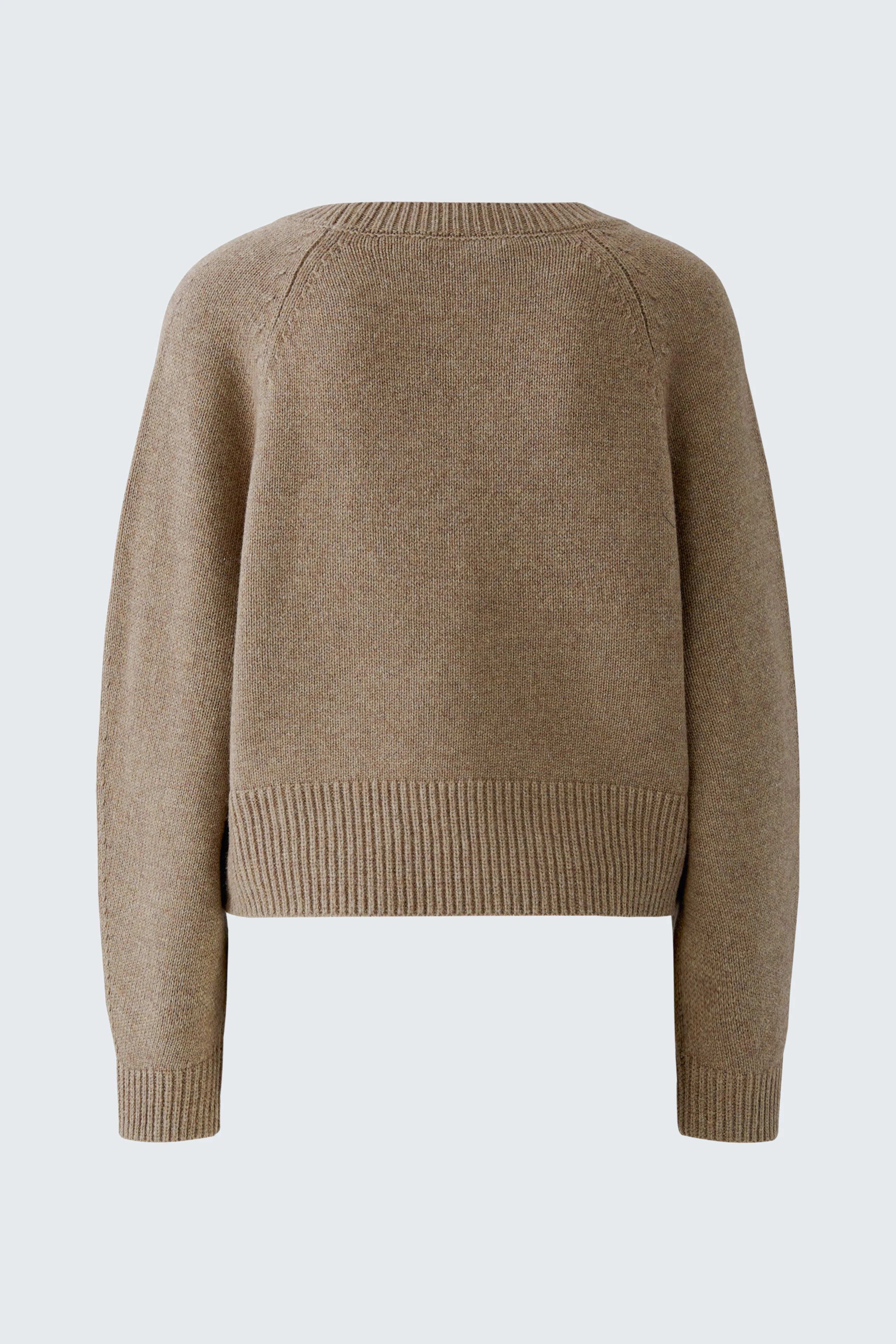 Klassischer Damen-Pullover: Beigefarbener Strickpullover mit geripptem Saum, ideal für lässige Outfits.