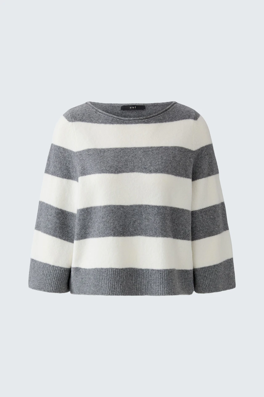 Casual pullover: Grey and white striped pullover with a relaxed fit, perfect for everyday wear.