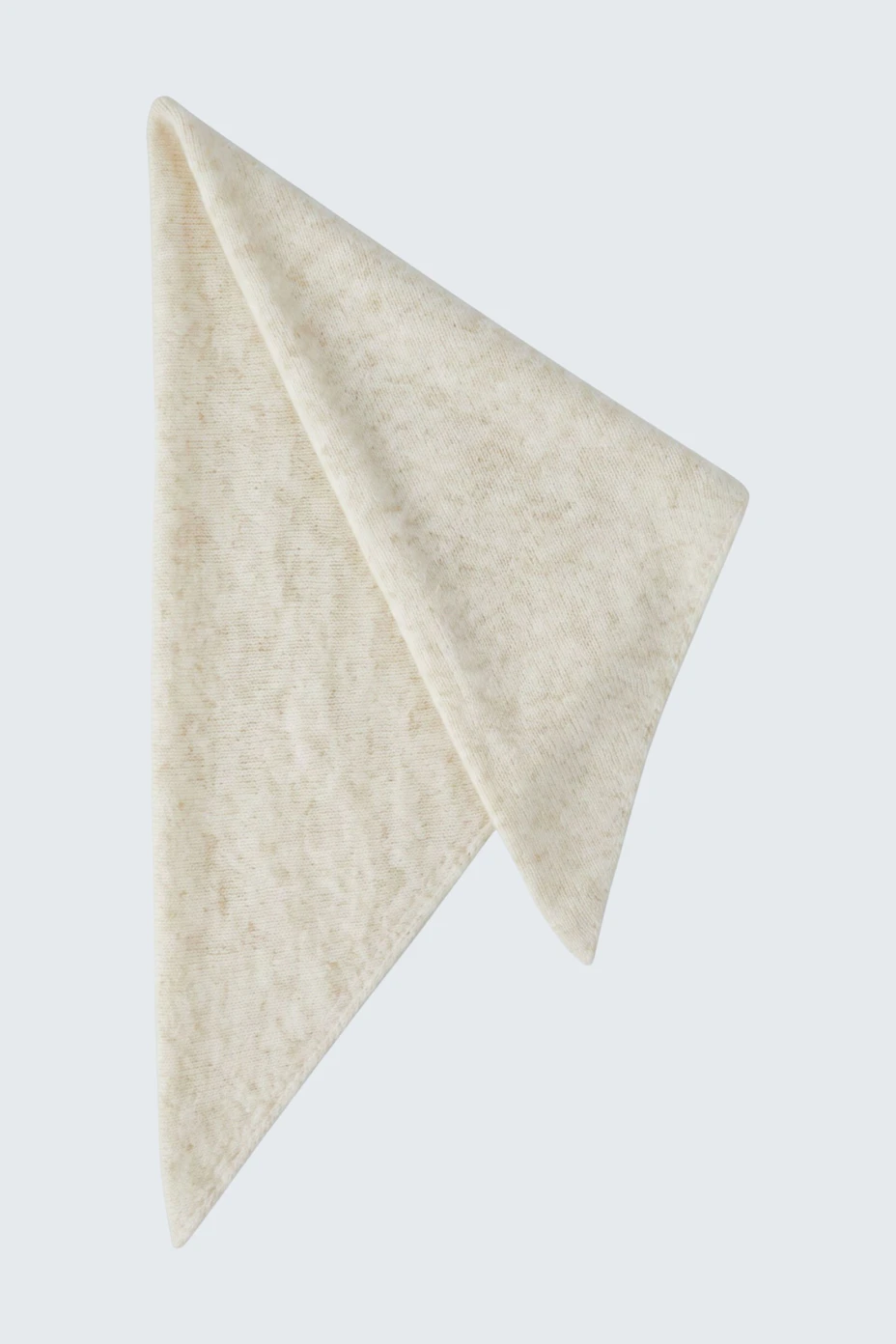 Weicher Damen-Schal in Creme: Ideal für kühle Tage, vielseitig kombinierbar und angenehm zu tragen.