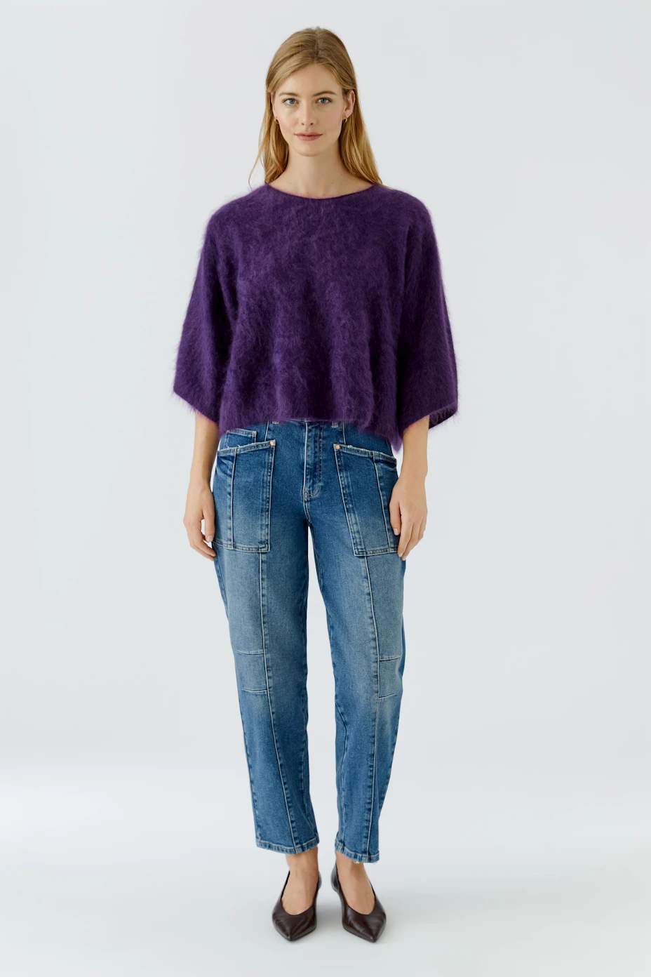 Lila Damen-Pullover: Weicher, flauschiger Pullover ohne Model, ideal für gemütliche Tage.