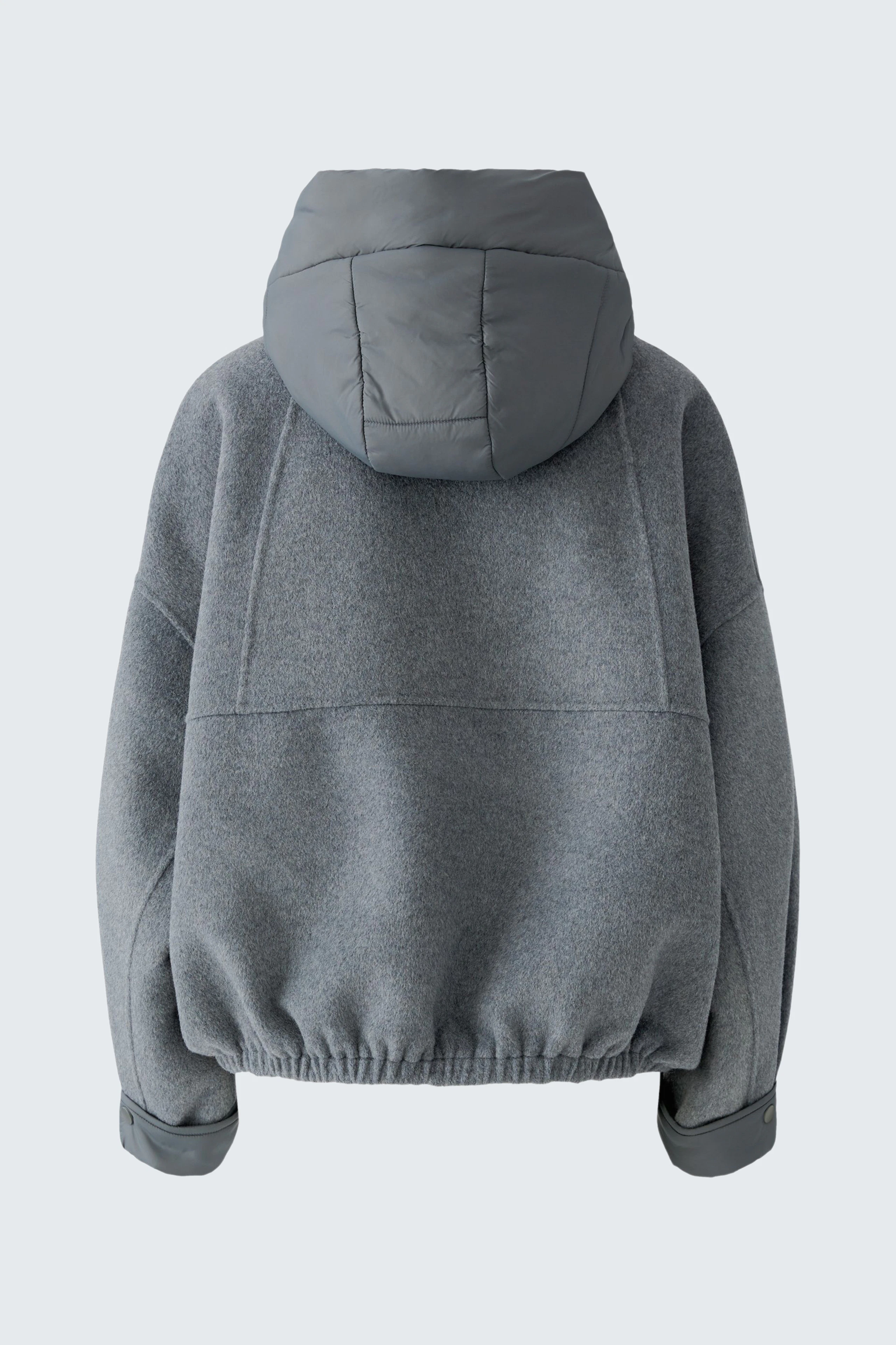 Casual women's jacket: Gray hooded jacket with relaxed fit, perfect for everyday wear.
