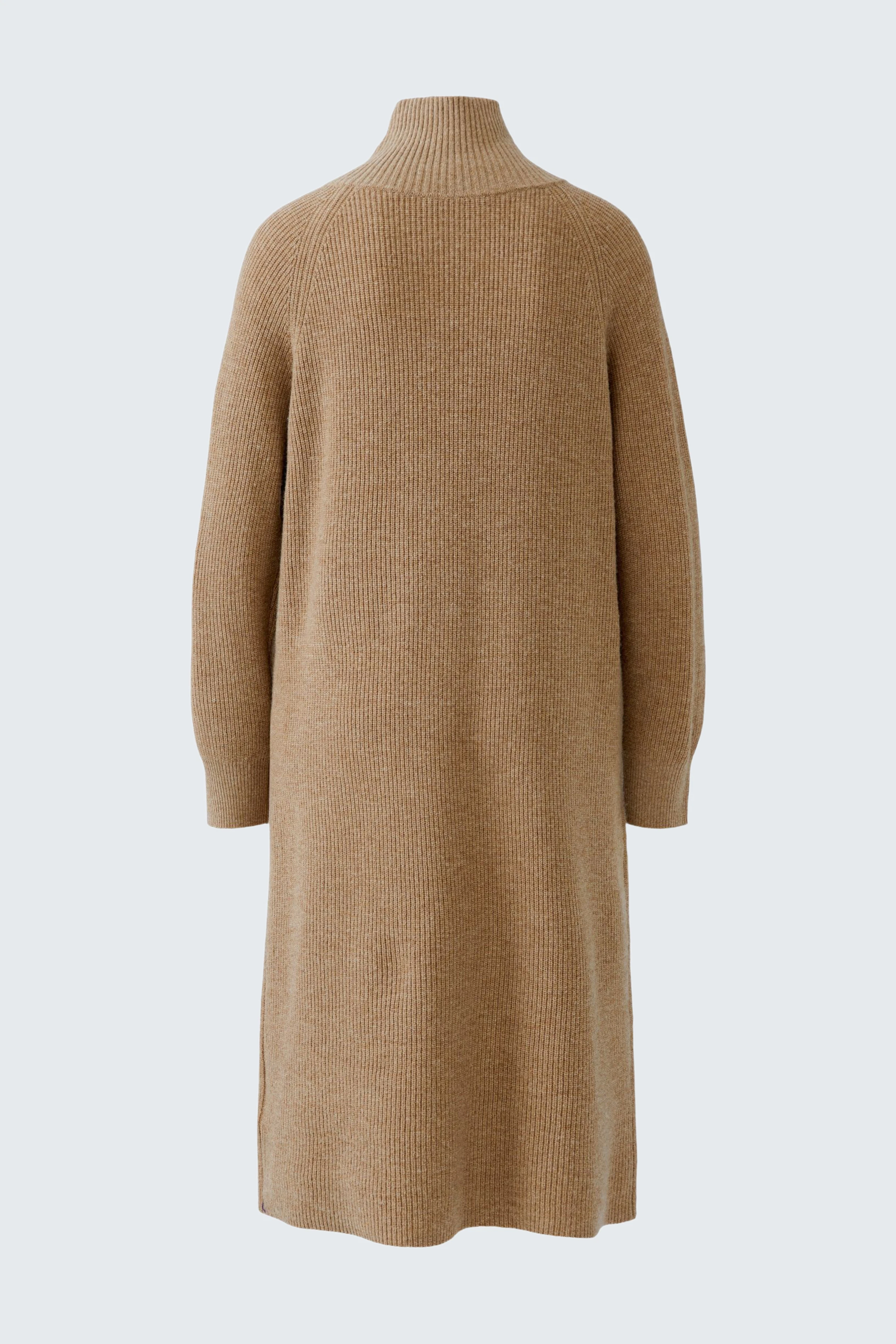 Casual knit dress in brown, long sleeves, and relaxed fit. Perfect for cozy days.