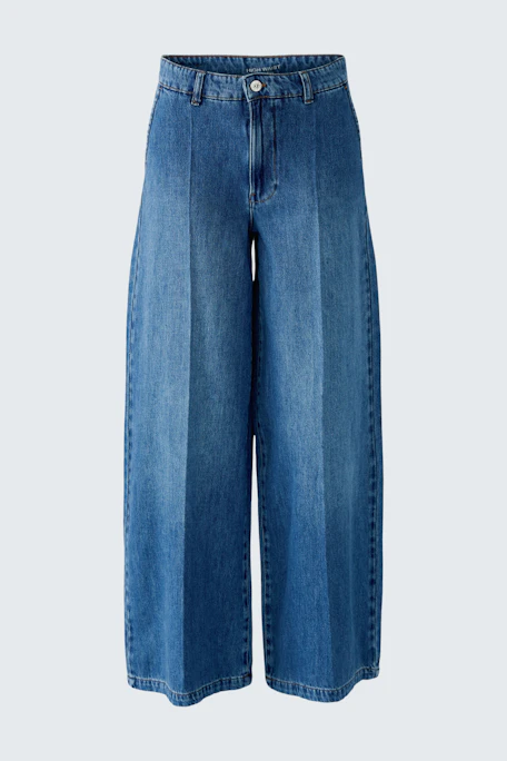 Wide leg jeans: Blue denim with high waist and relaxed fit, perfect for casual style.