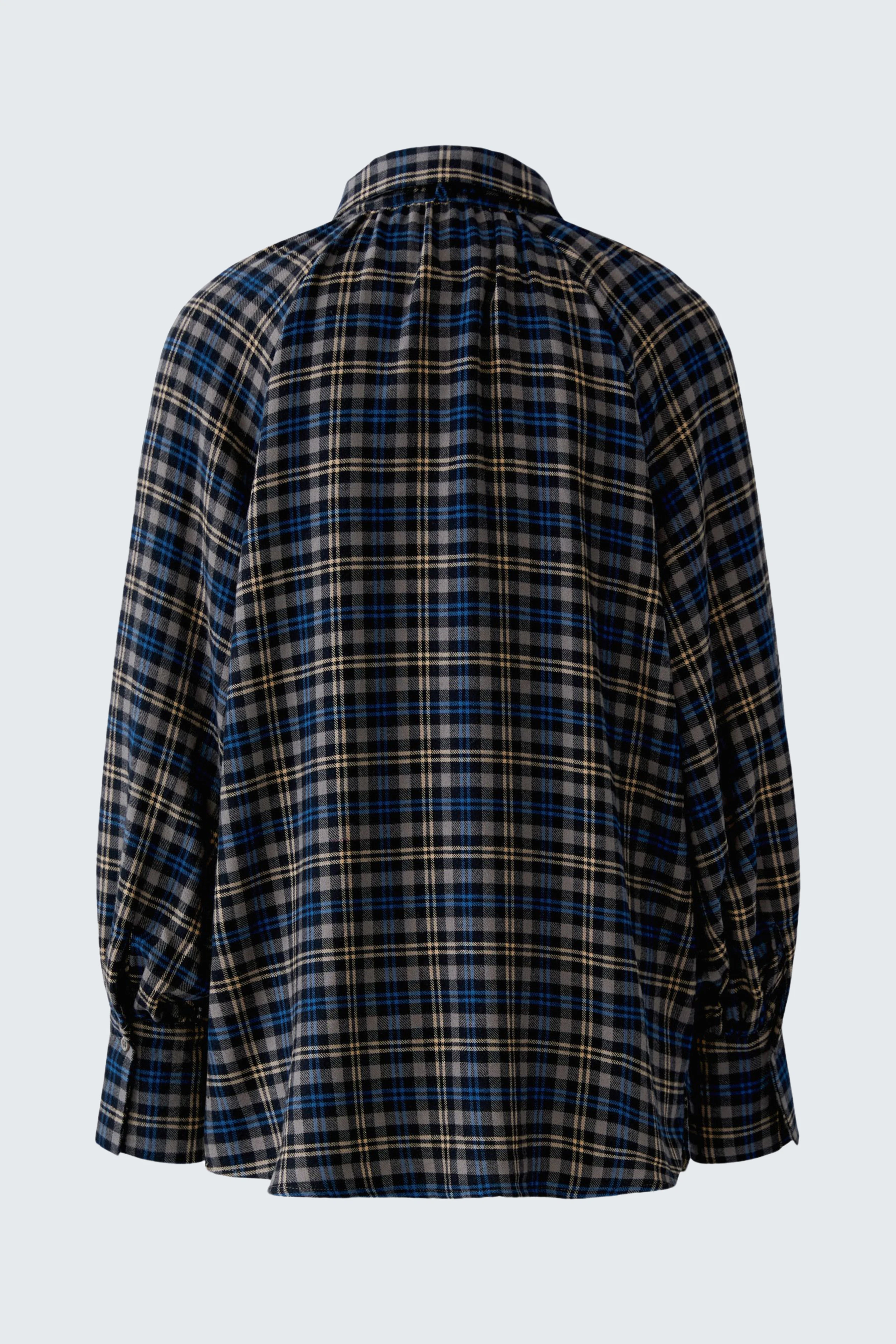 Kariertes Damen-Bluse: Lässige Bluse in Blau und Braun, ideal für einen entspannten Look.