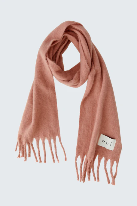 Weicher Damen-Schal in Rosa mit Fransen und Oui-Label, ideal für kühle Tage.