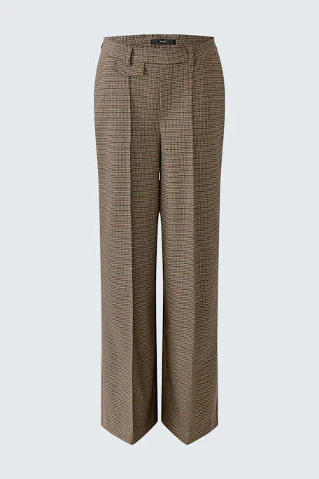 Casual women's pants: Brown checkered trousers with a straight cut, perfect for everyday wear.