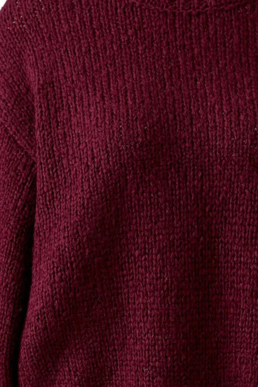 Kuscheliger Damen-Pullover in Bordeaux: Grobstrick-Design für gemütliche Tage.
