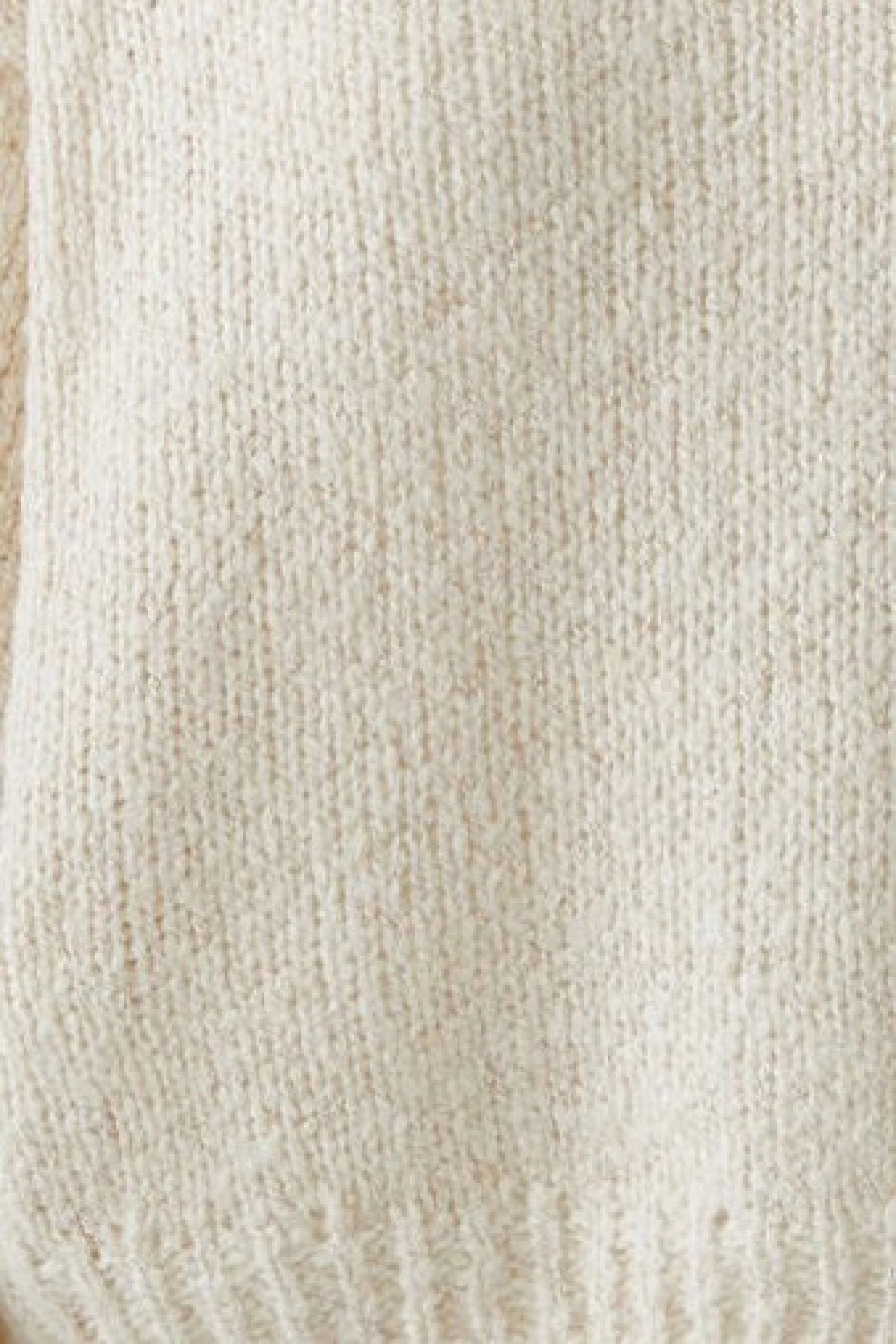 Beiger Damen-Pullover aus grobem Strick, ideal für lässige Outfits und gemütliche Tage.