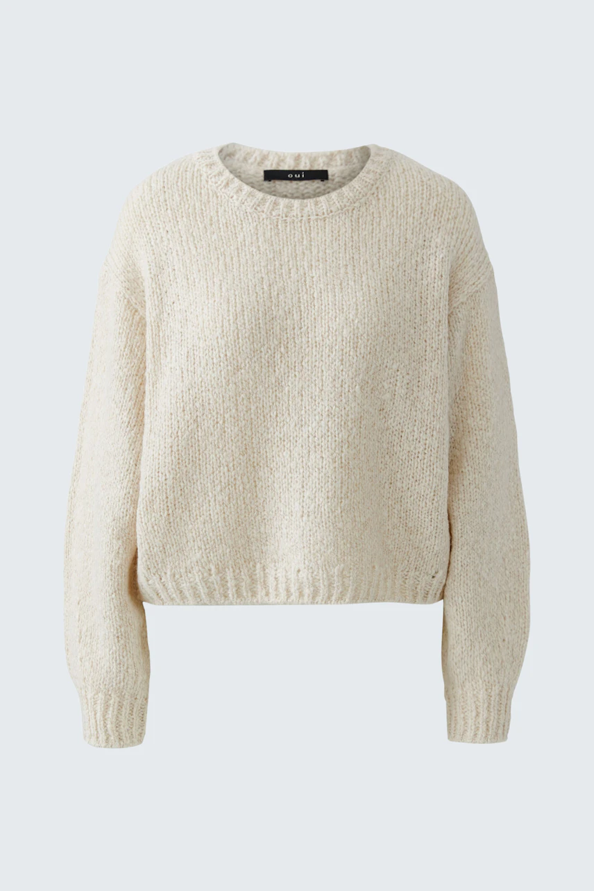 Beiger Damen-Pullover: Weicher Strickpullover ohne Model, schlicht und gemütlich für jeden Tag.