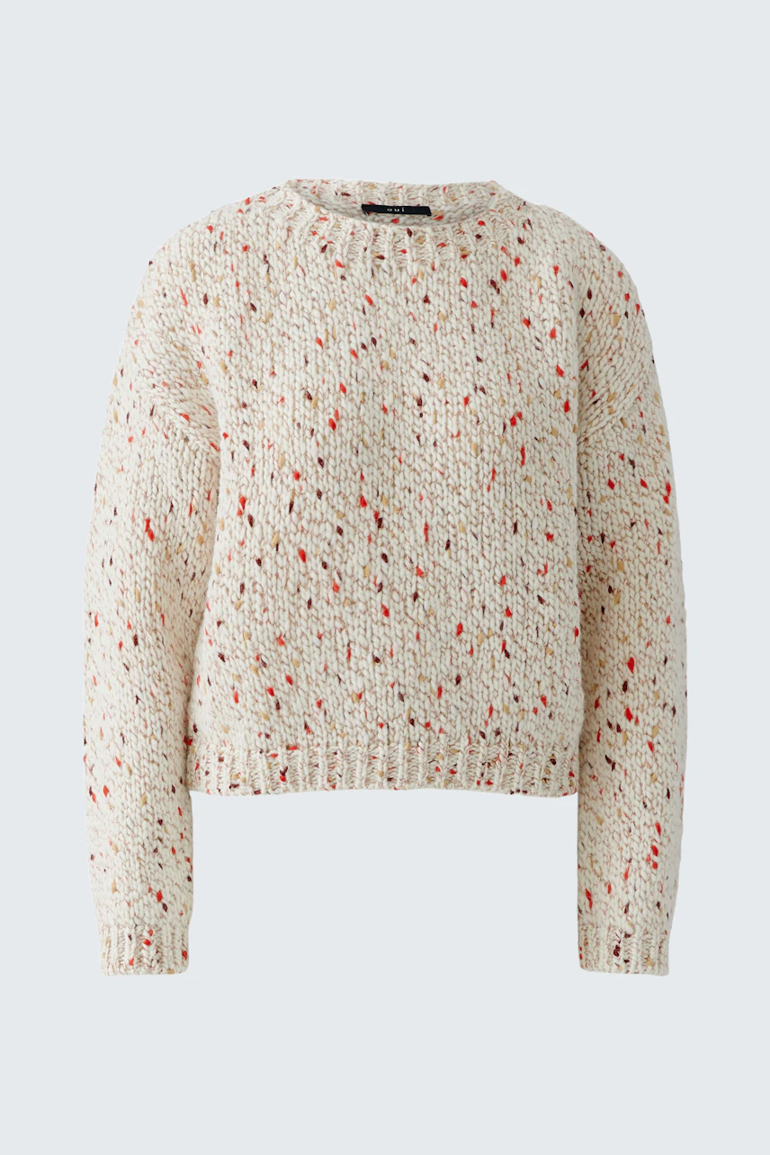 Beiger Damen-Pullover: Strukturierter Strick mit roten Akzenten, ideal für lässige Outfits.