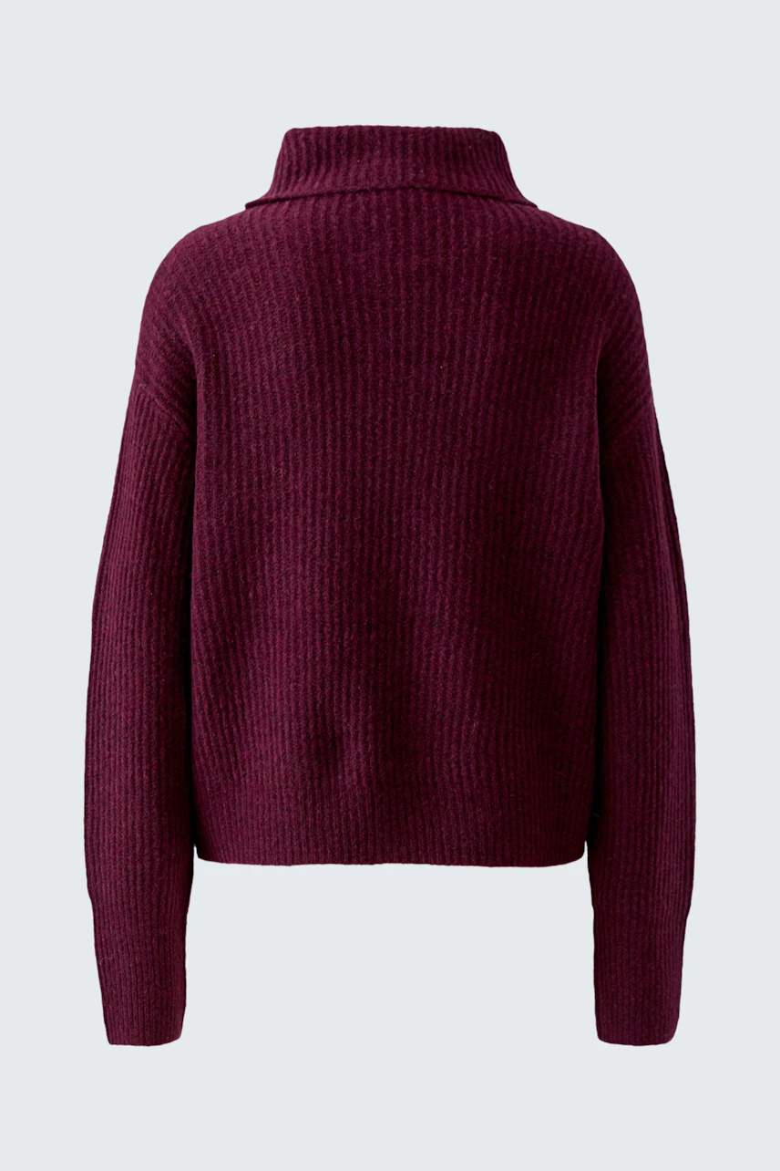 Kuscheliger Damen-Pullover in Bordeaux: Weicher Strick, ideal für kühle Tage. Rückansicht ohne Model.