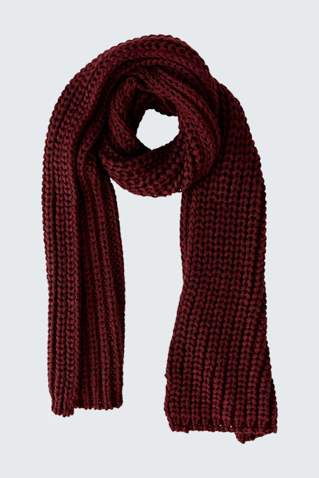 Warmer Damen-Schal: Grob gestrickter, roter Schal aus weicher Wolle, ideal für kalte Tage.