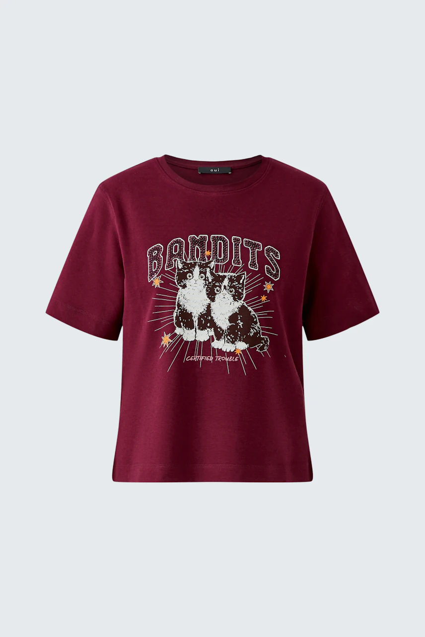 Lässiges Damen-T-Shirt: Weinrotes Shirt mit "Bandits"-Print und Katzenmotiv, ideal für einen entspannten Look.