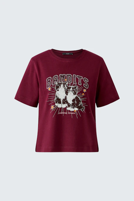 Casual women's T-shirt: Burgundy tee with 'Bandits' print and graphic design, perfect for everyday wear.
