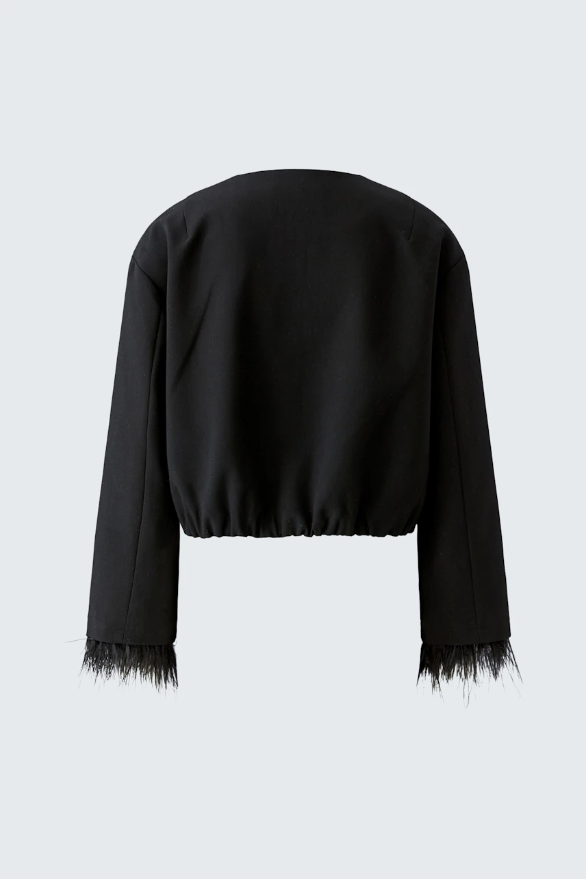 Schwarze Damen-Jacke mit Spitzenärmeln, schlicht und vielseitig kombinierbar.
