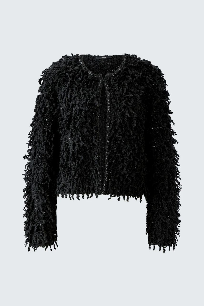 Schwarze Strickjacke mit flauschiger Textur, ohne Model. Ideal für einen lässigen Look.