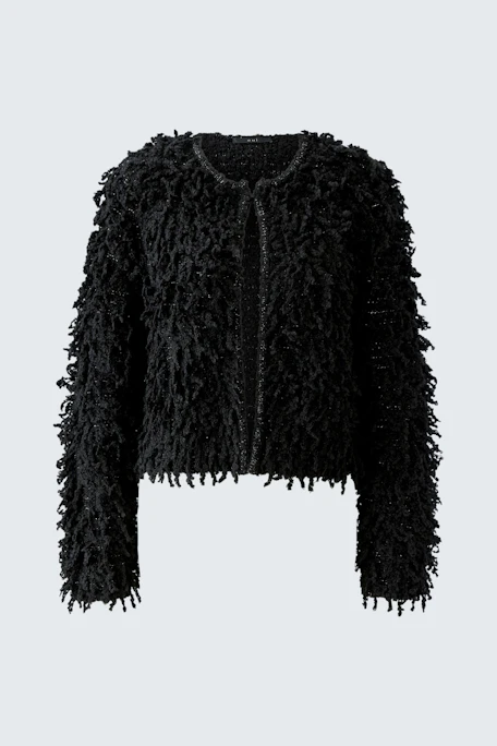 Schwarze Strickjacke mit flauschiger Textur, ohne Model. Ideal für einen lässigen Look.