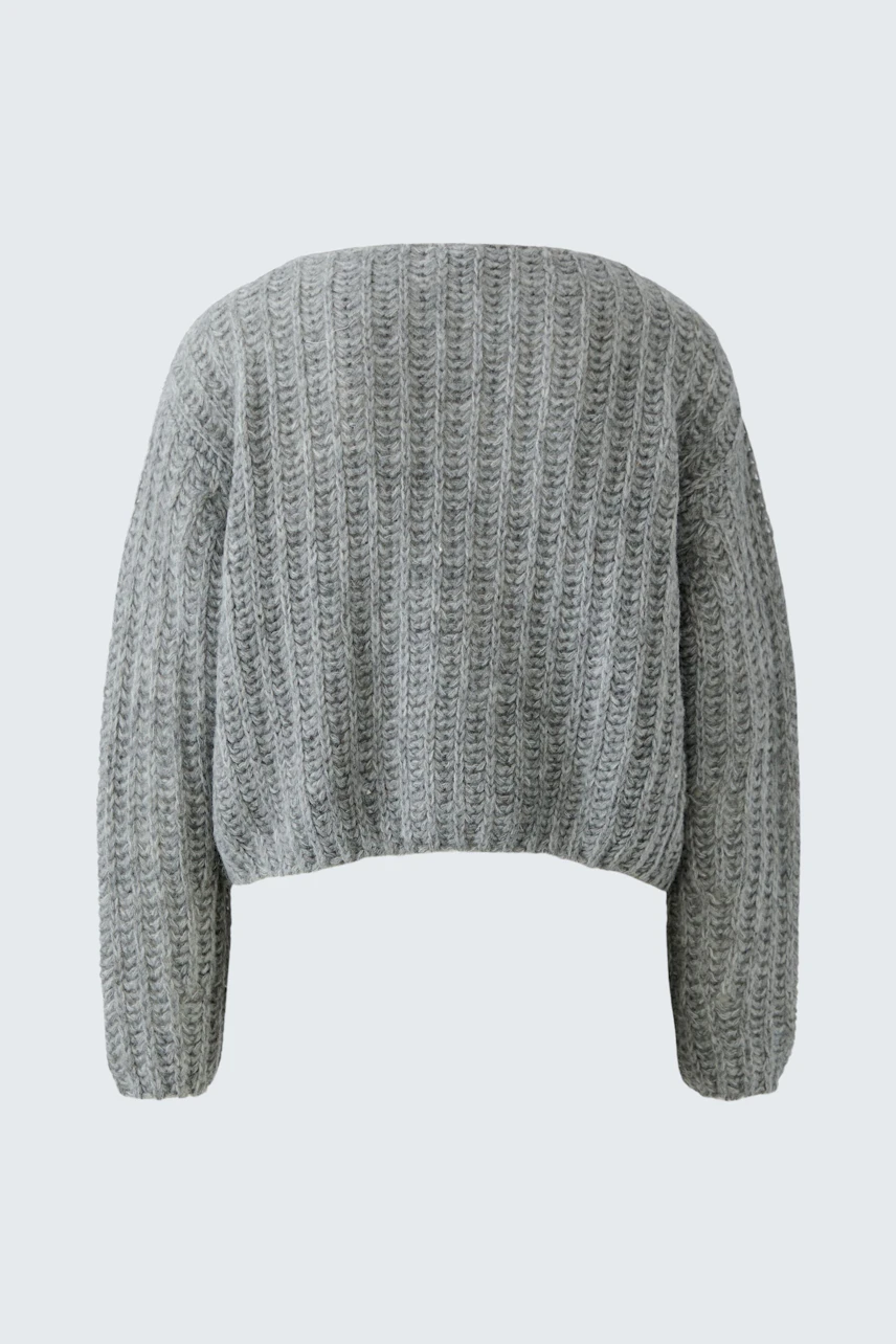 Grauer Damen-Pullover: Weicher Strickpullover ohne Model, ideal für gemütliche Tage.