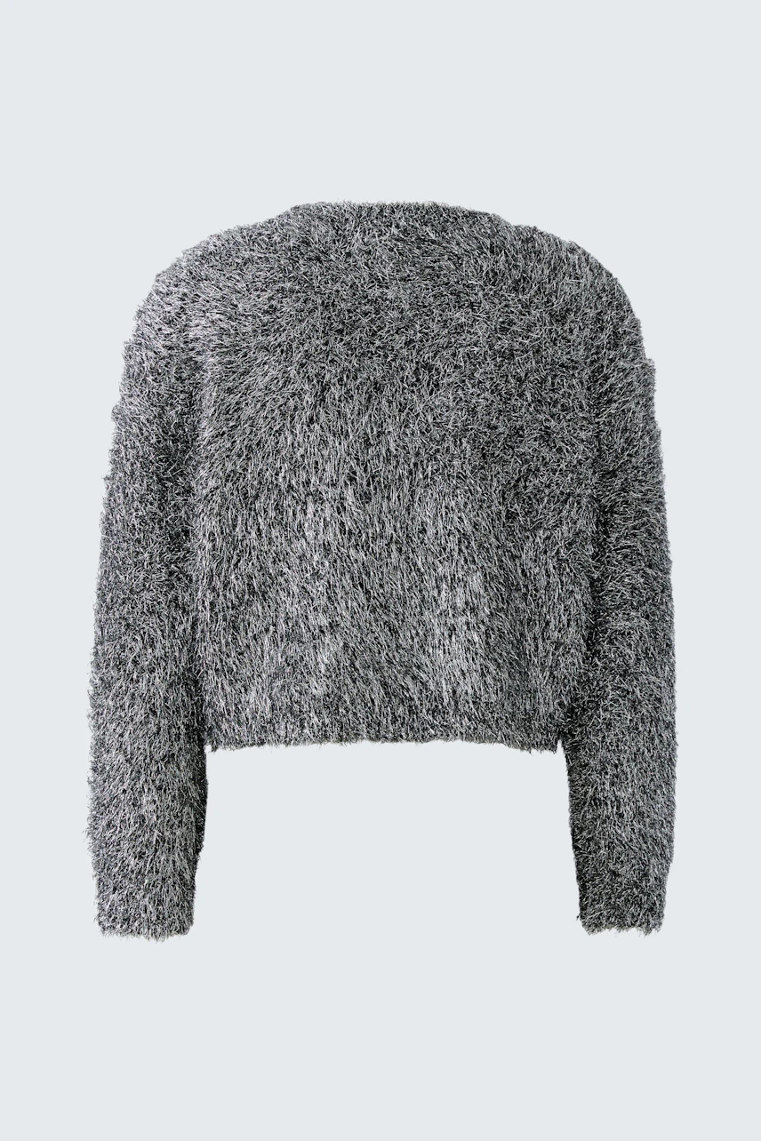 Grauer Damen-Pullover: Flauschiger Strickpullover ohne Model, ideal für gemütliche Tage.