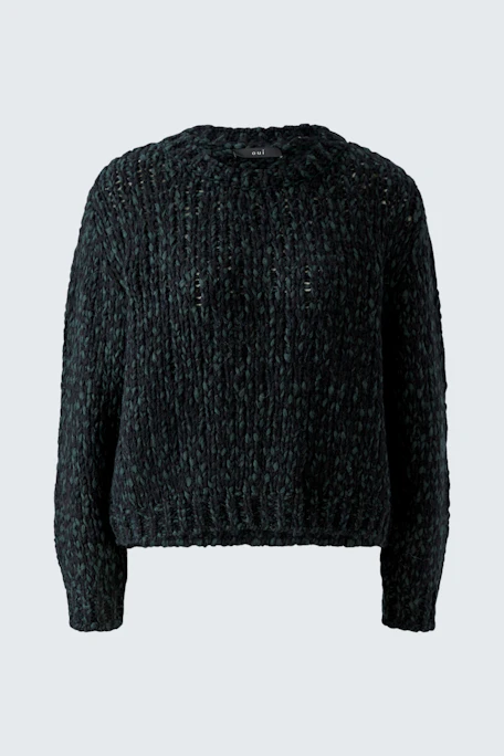 Cozy women's pullover: Dark knit pullover with a relaxed fit, perfect for casual comfort.