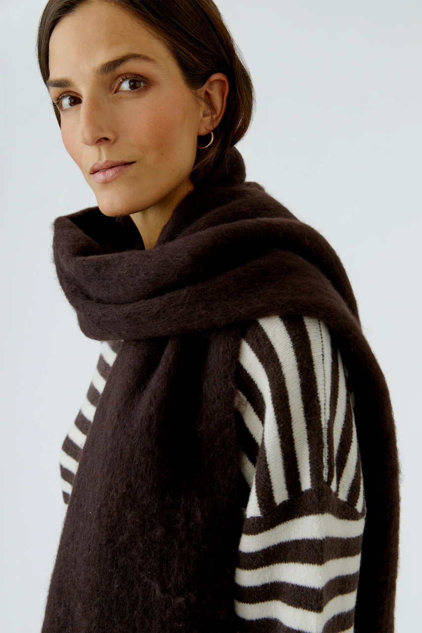 Image 3 of Scarf - chocolate torte in chocolate torte | Oui