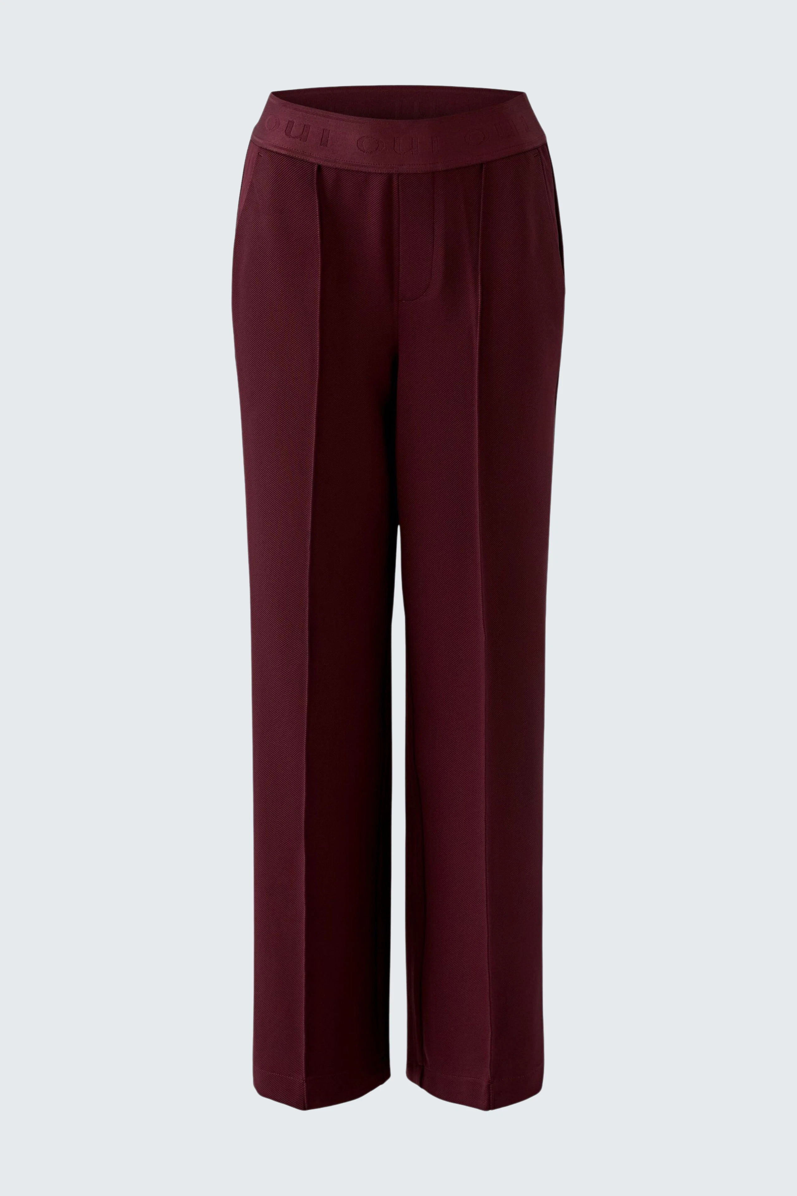Weinrote Damen-Hose: Weit geschnittene Hose ohne Model, ideal für einen lässigen Look.