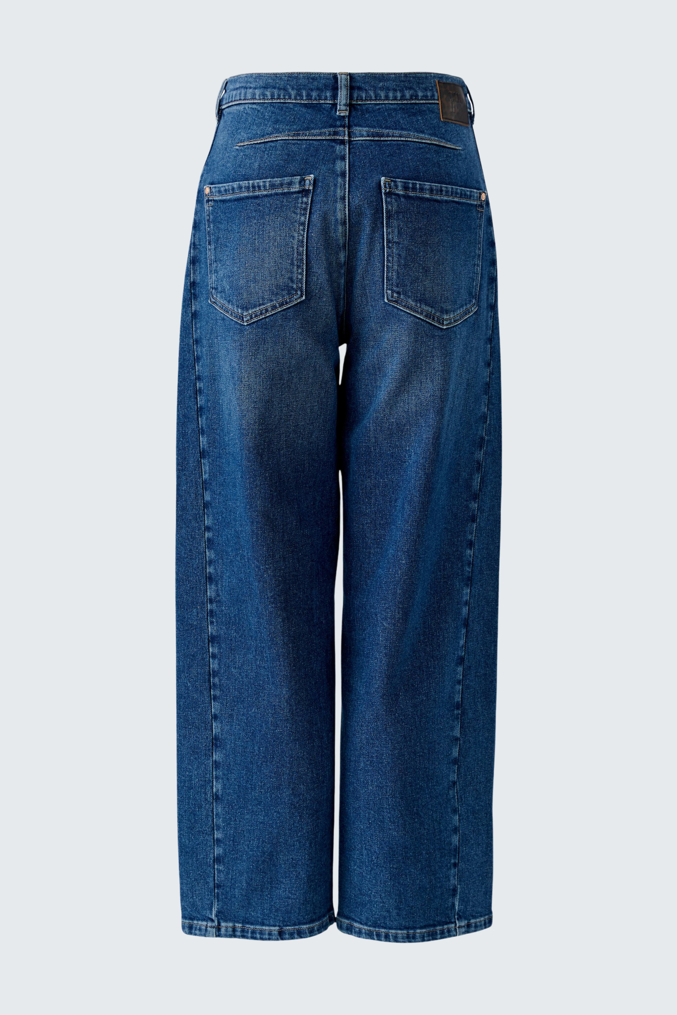 Barrel jeans: Wide-leg denim with high waist, back pockets, and relaxed fit, no model shown.