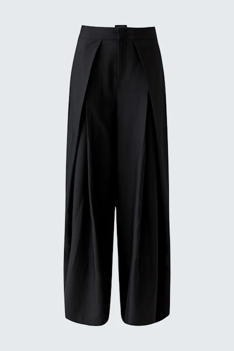 Schwarze Bundfaltenhose: Weit geschnitten, ohne Model, ideal für lässige Outfits.