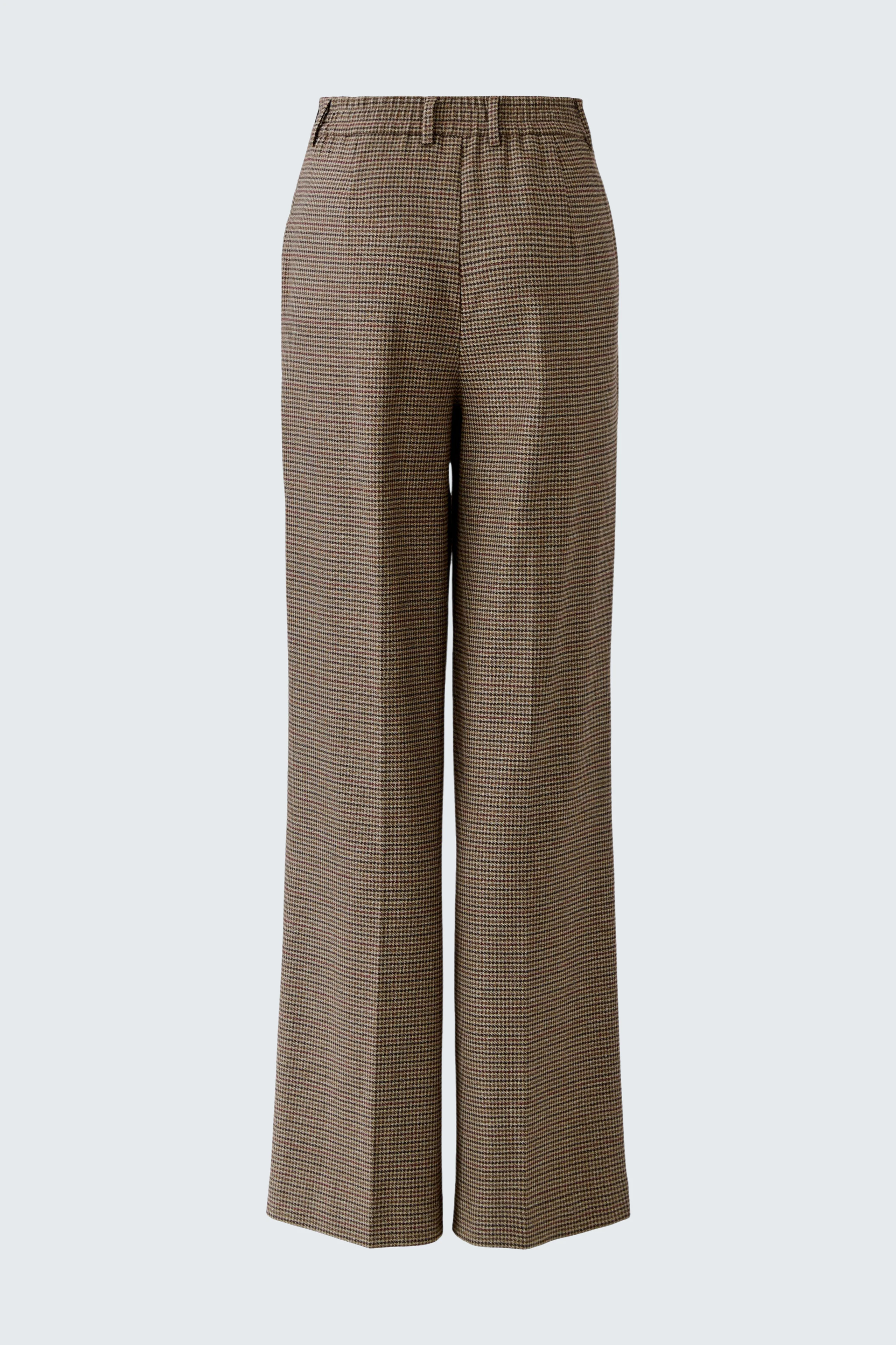 Casual women's pants: Brown checkered trousers with a relaxed fit, perfect for everyday wear.