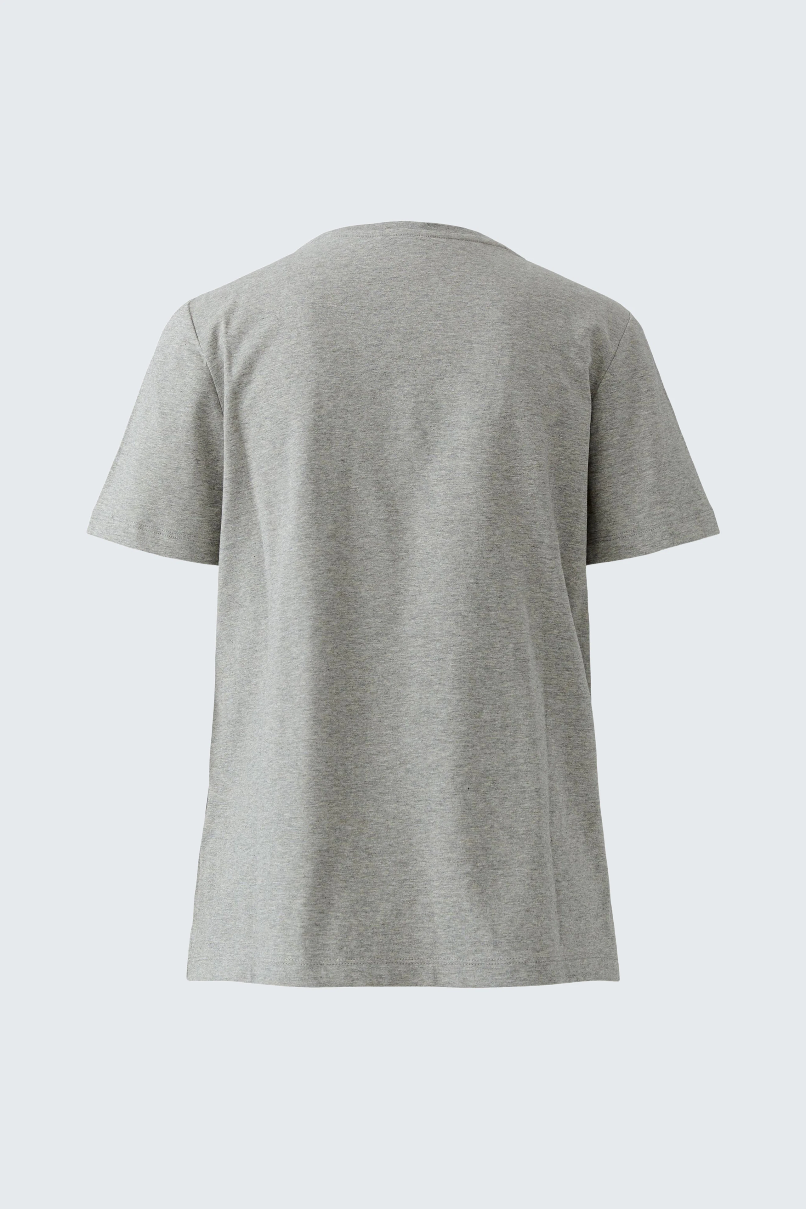 Casual women's T-shirt: Simple grey T-shirt with short sleeves, perfect for everyday wear.