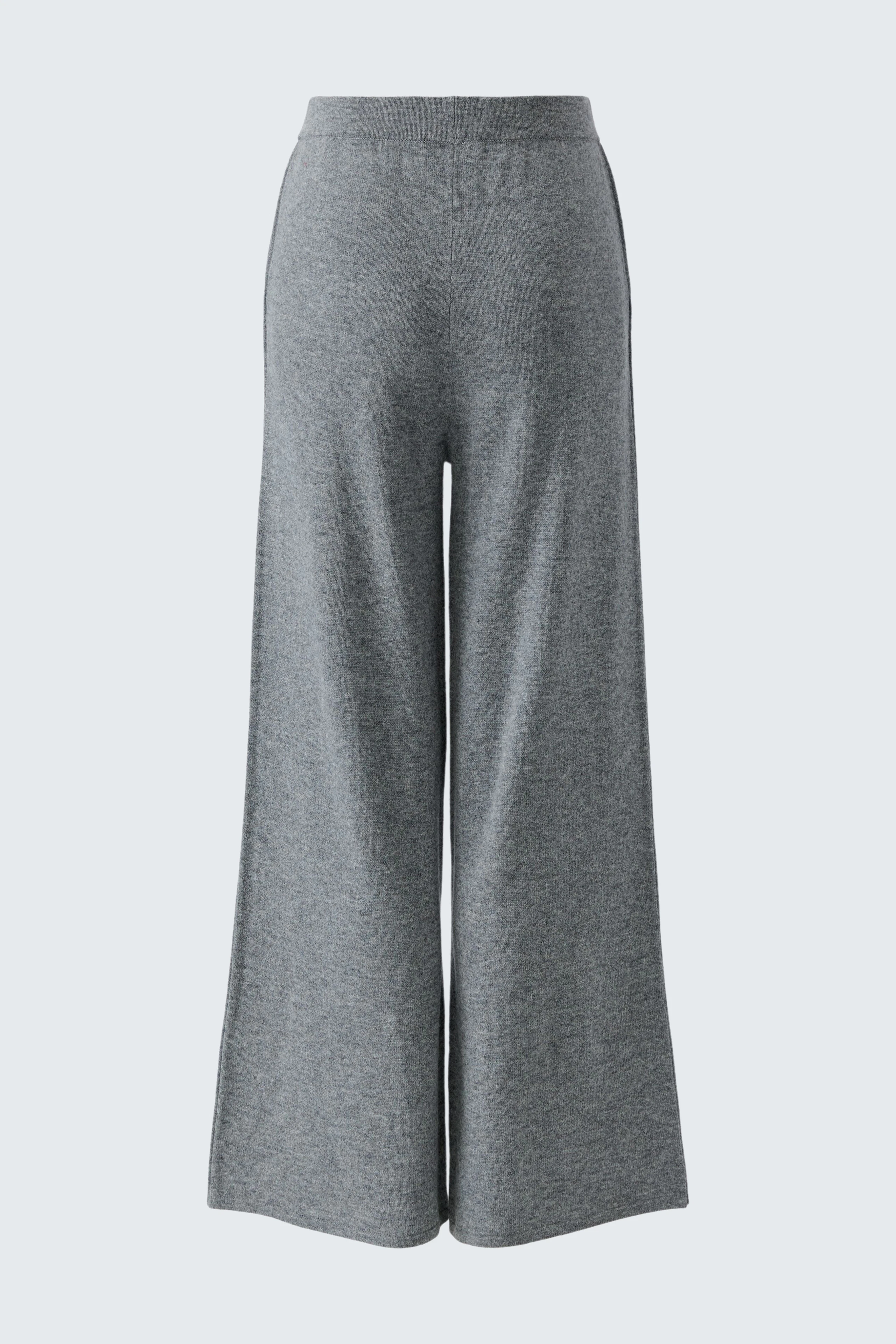 Casual knit pants: Comfortable grey knit pants with wide legs, perfect for relaxed everyday wear.