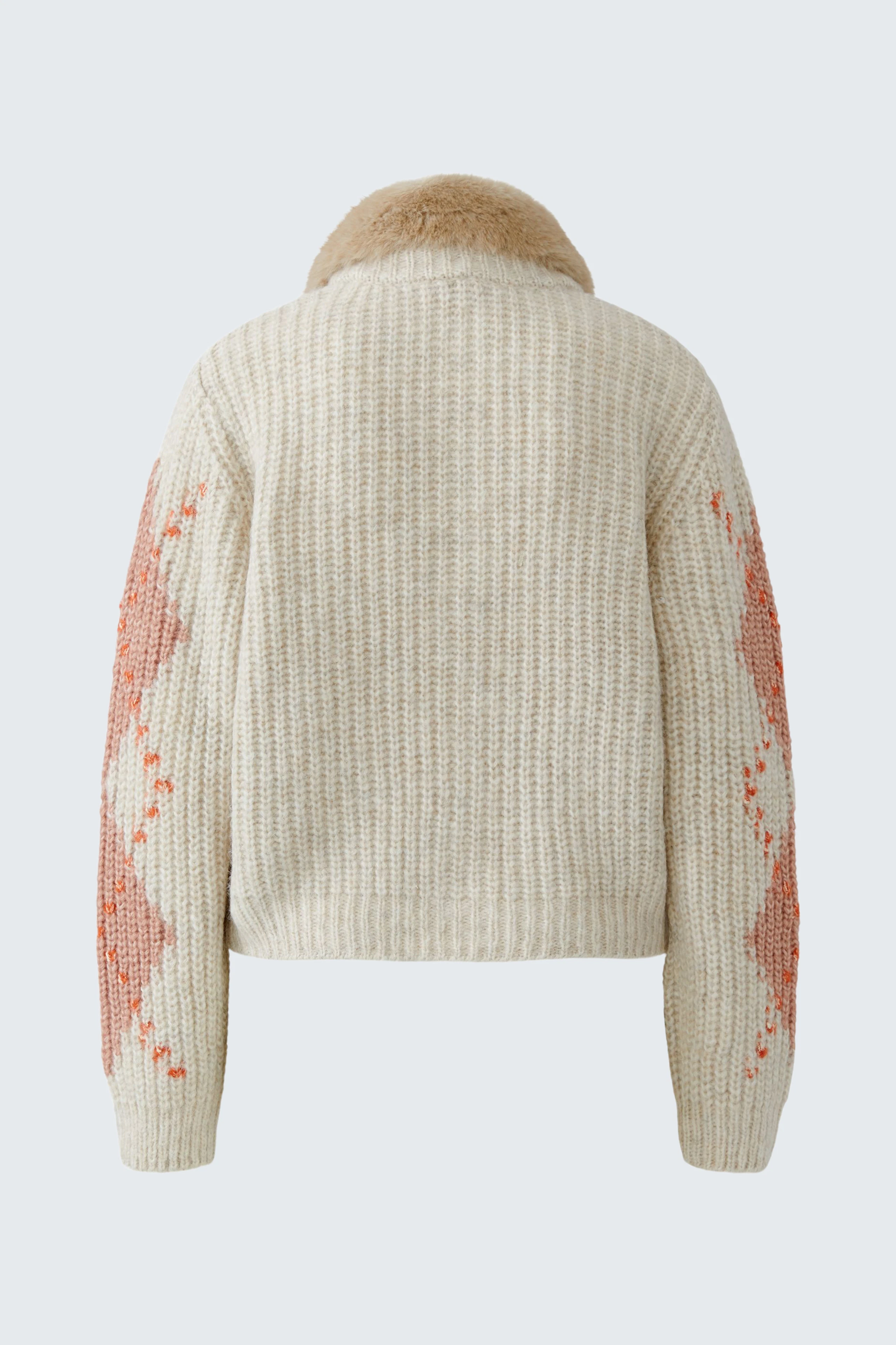 Strickjacke: Cremefarbene Strickjacke mit Muster auf den Ärmeln, ohne Model abgebildet.