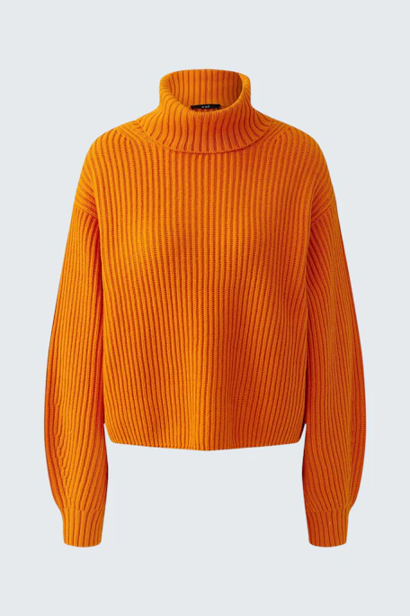 Leuchtend orangefarbener Damen-Pullover mit Rollkragen, geripptem Strickmuster und lässigem Schnitt.