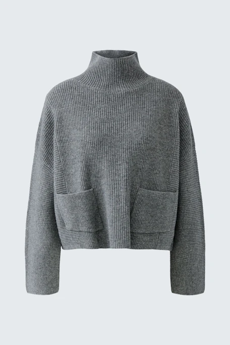 Grauer Damen-Pullover: Lockerer Strickpullover mit hohem Kragen und aufgesetzten Taschen.