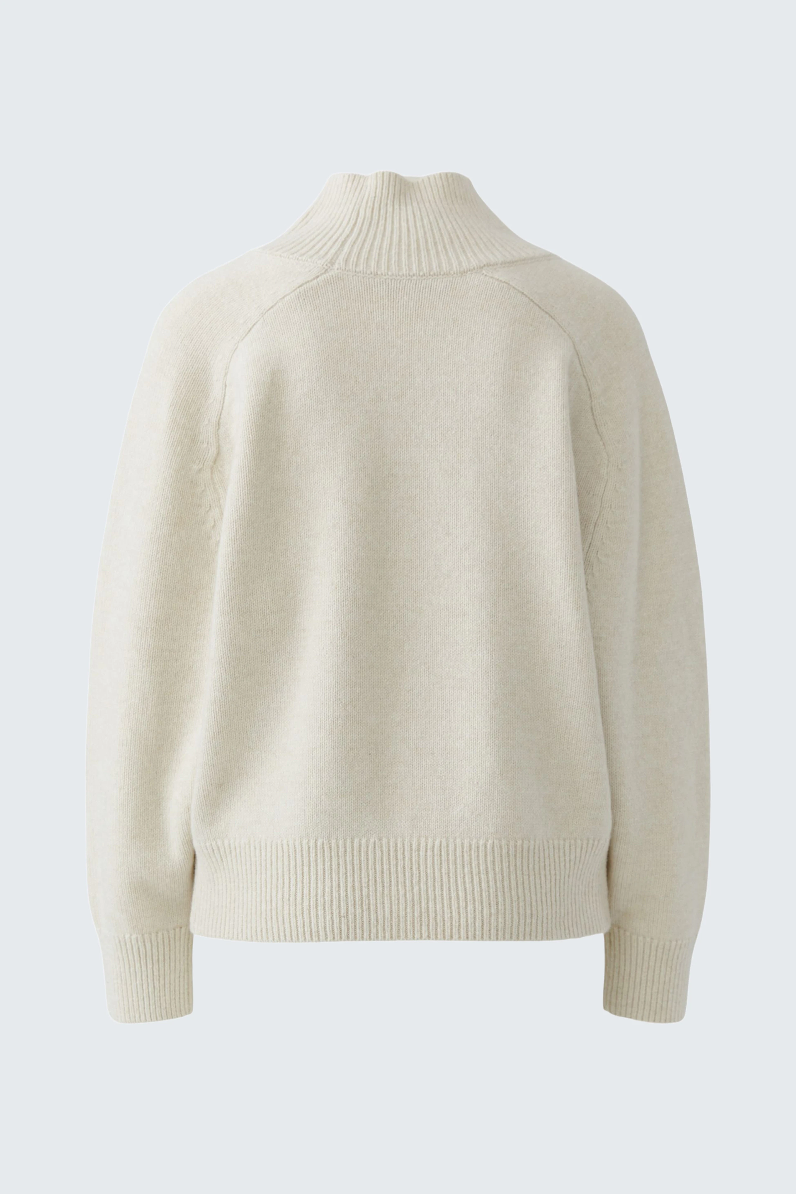 Beiger Damen-Pullover: Schlichter Strickpullover ohne Model, ideal für lässige Outfits.