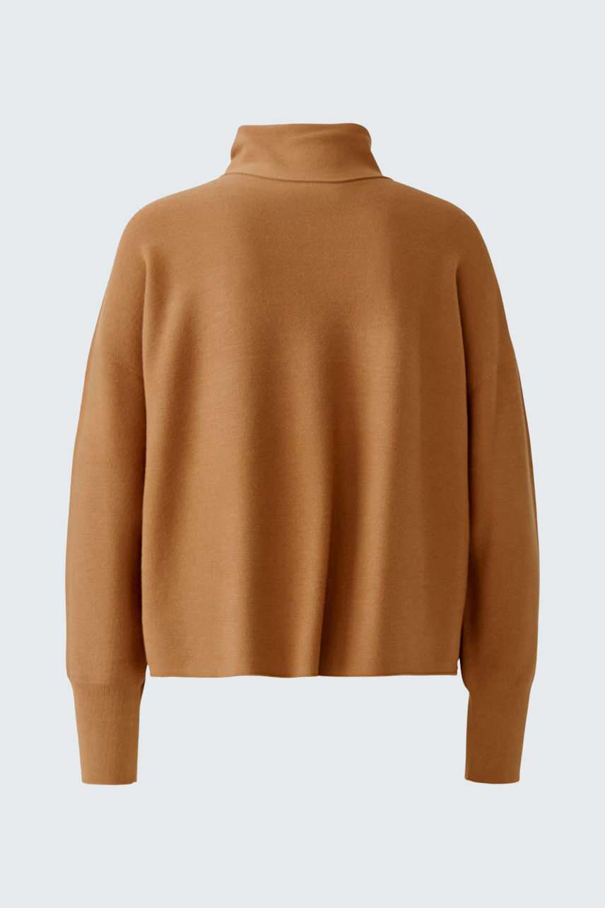 Casual women's pullover: Brown turtleneck pullover with relaxed fit, perfect for cozy days.