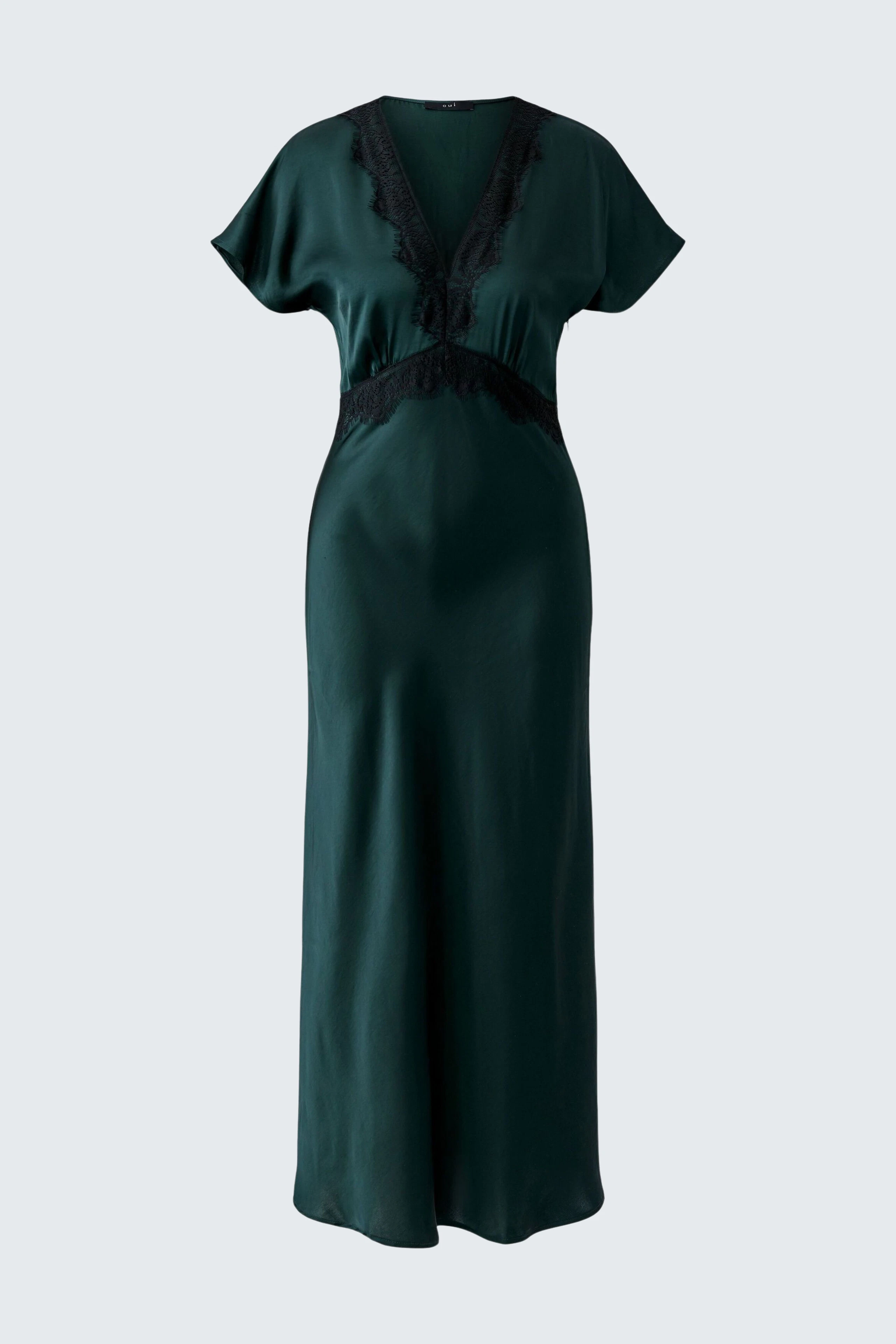 Langes Damen-Kleid in Dunkelgrün mit Spitzen-Details am Ausschnitt, ohne Model präsentiert.