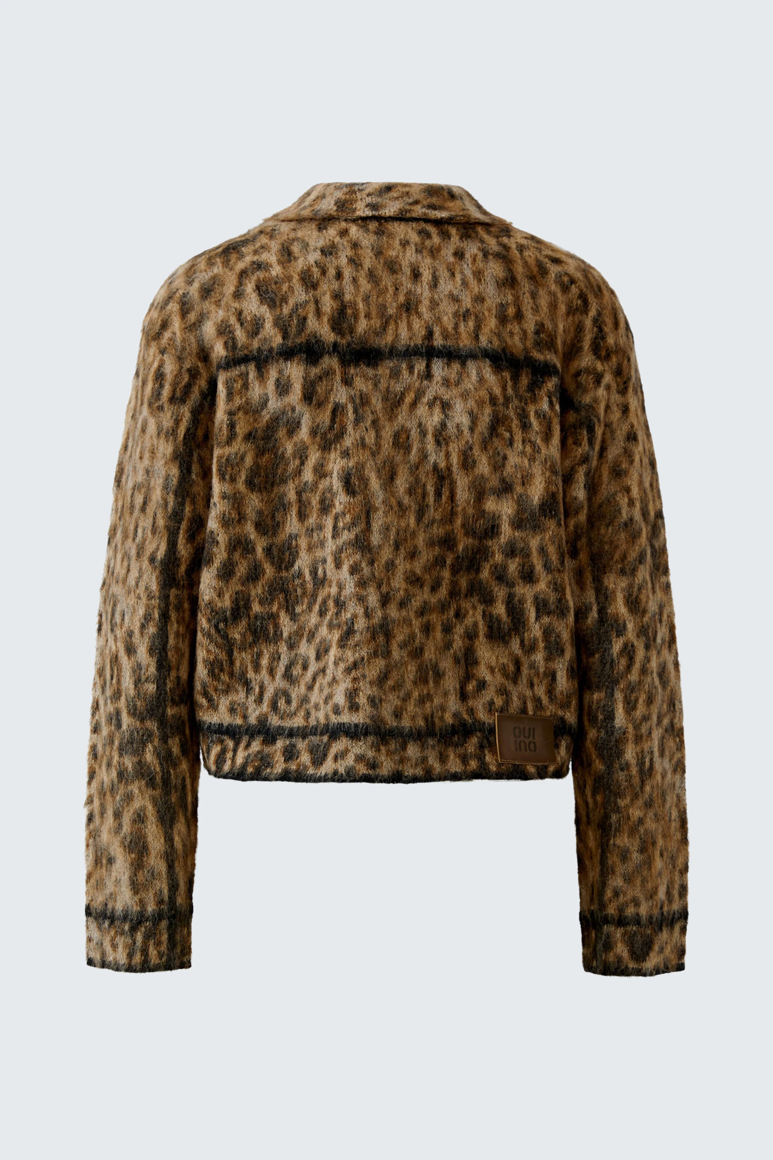 Leopardenmuster-Strickjacke: Rückansicht der Jacke mit auffälligem Tierprint, ohne Model.