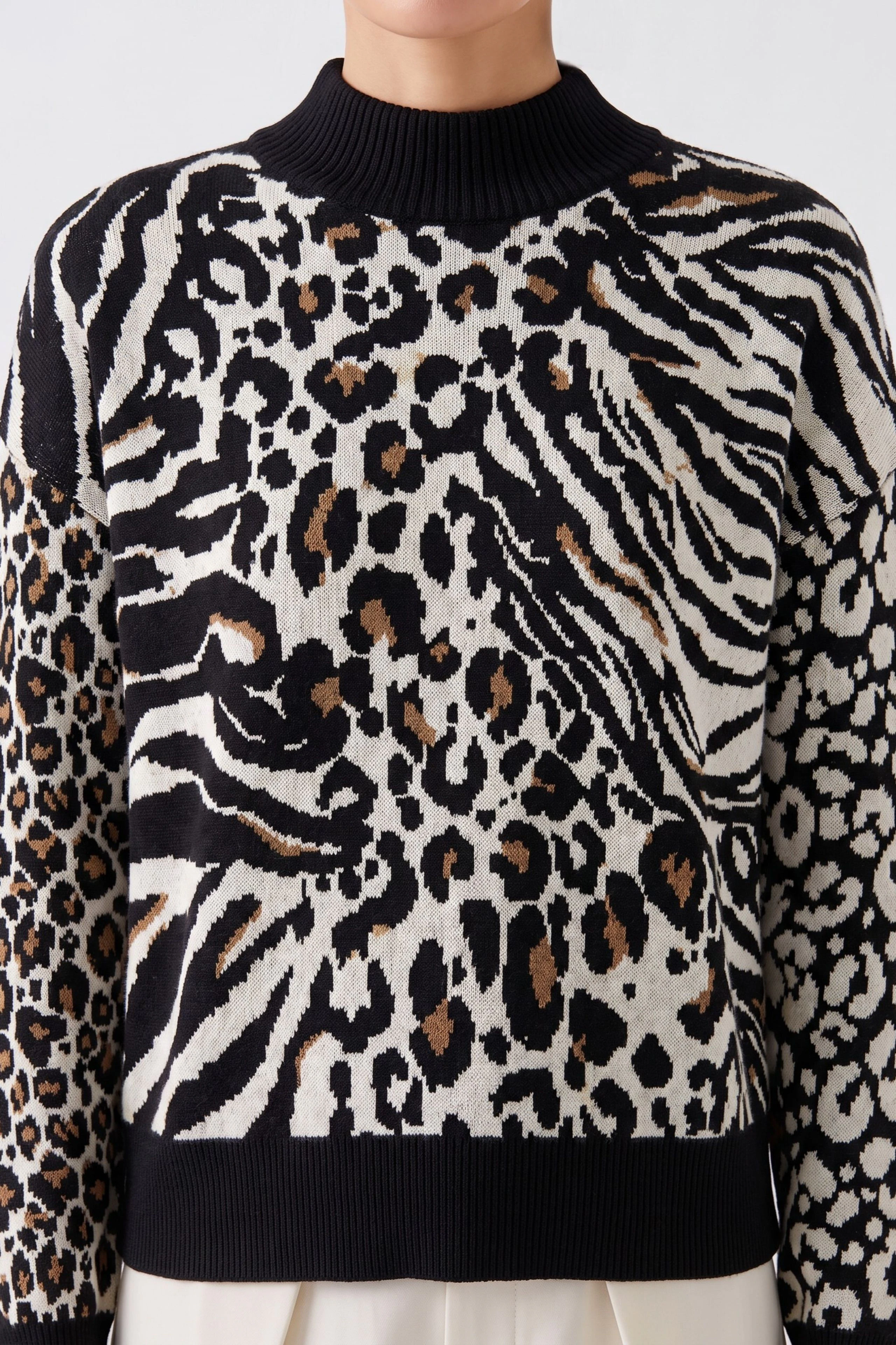 Image 5 of Pullover - black offwhite in black offwhite | Oui