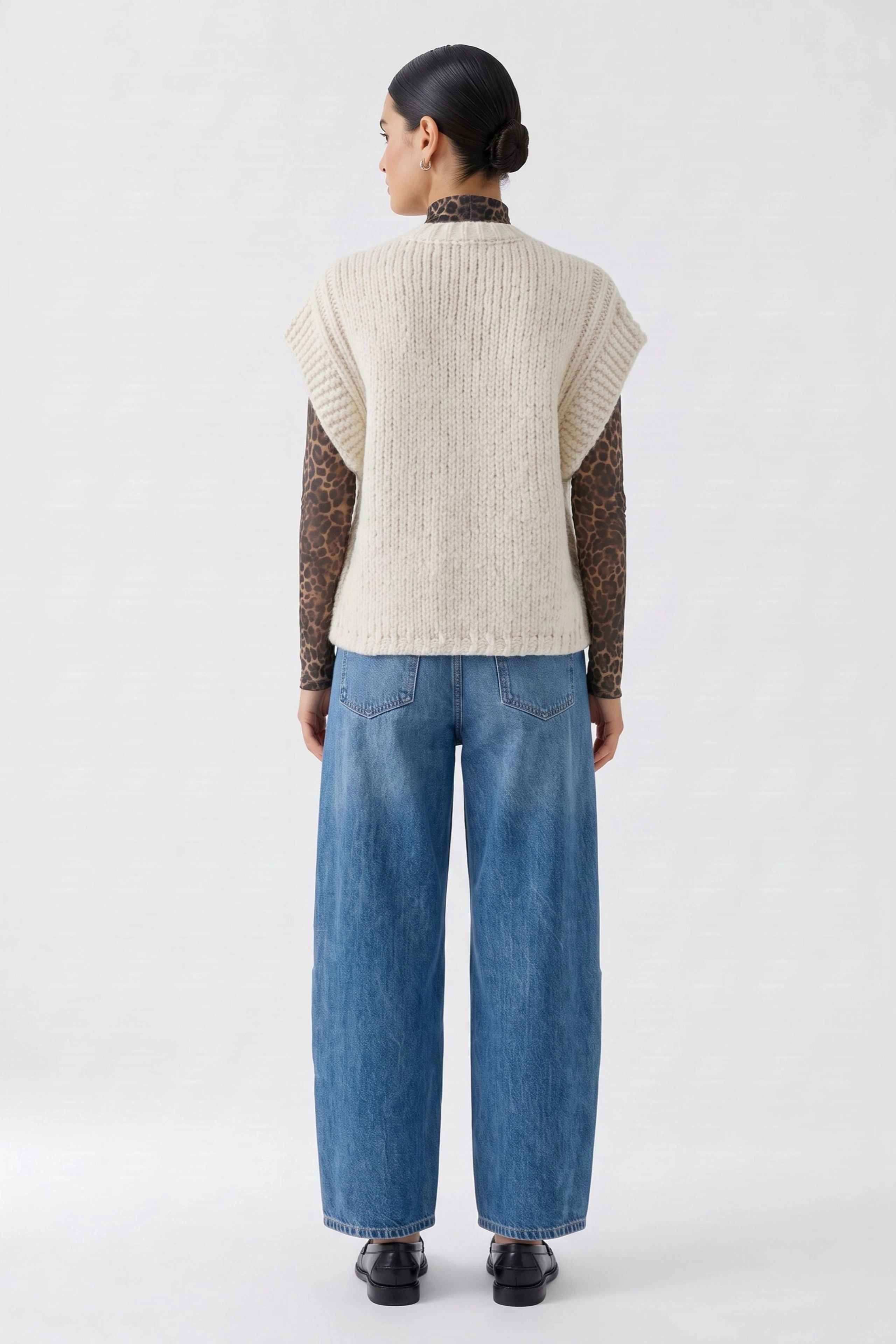 Image 3 of Knitted vest - light beige mel in light beige mel | Oui